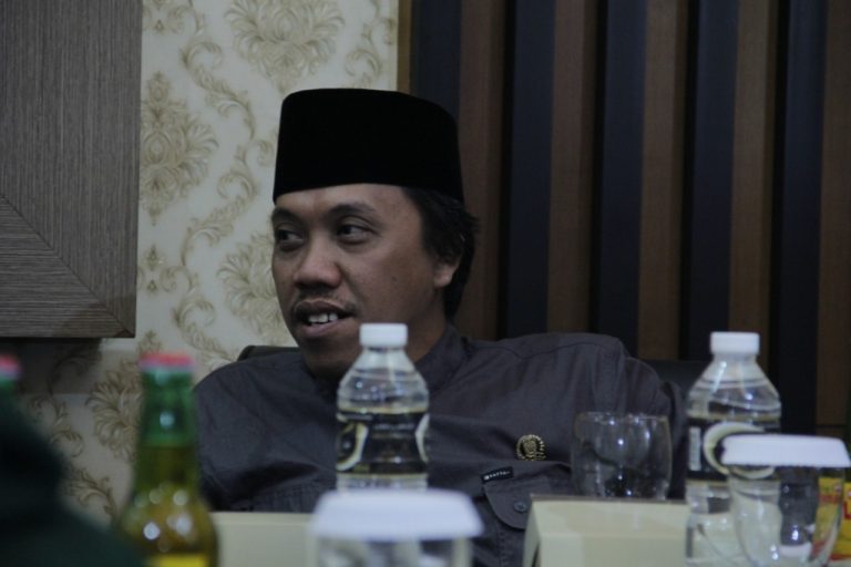 Pemkot Surabaya Tak Adil:  Mall Masih Bebas Buka, Warkop Diobrak-Obrak Dipaksa Tutup