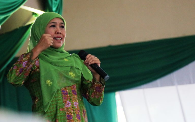 Manuver Politik PBNU, Khofifah Belum Juga Dinonaktifkan dari NU Meski Resmi Jurkam Prabowo-Gibran