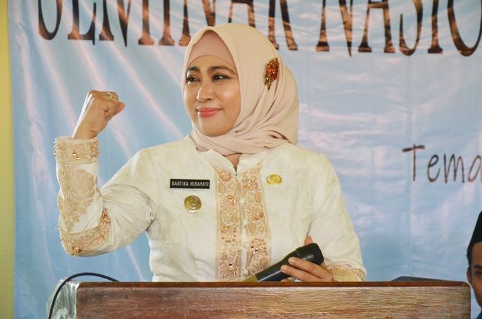 Kartika Hidayati (Bunda Kartika)