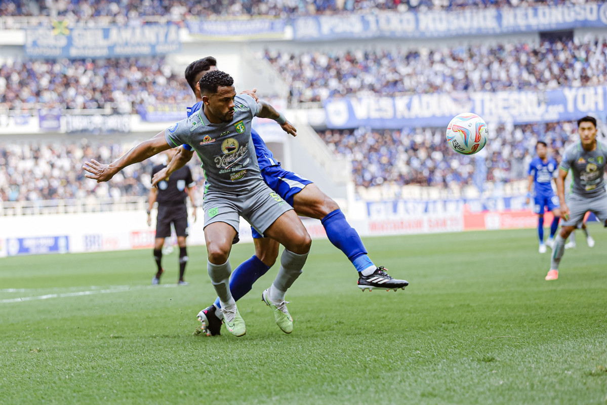 Kalah dari PSIS, Aji Santoso Sebut Penyelesaian Akhir Masih Menjadi PR