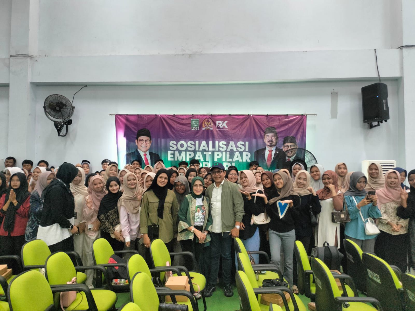WhatsApp Image 2025 11 10 at 11.51.40 Sosialisasi Empat Pilar di Jombang, Gus Halim Perkuat Nilai Kebangsaan di Tengah Arus Globalisasi
