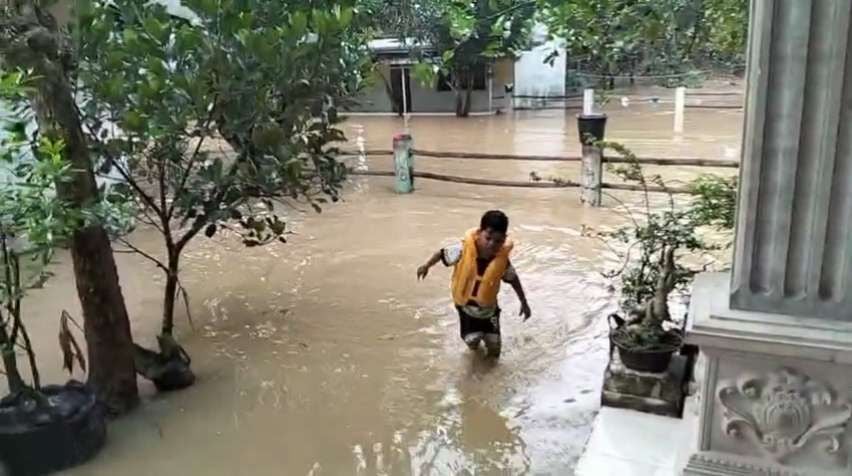 Hujan Lebat, Sejumlah Bangunan di Sampang Terendam Banjir