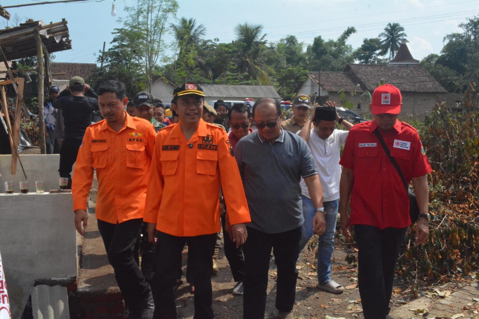 Tinjau Lokasi Puting Beliung, Bupati Bondowoso Upayakan Perbaikan Rumah Korban