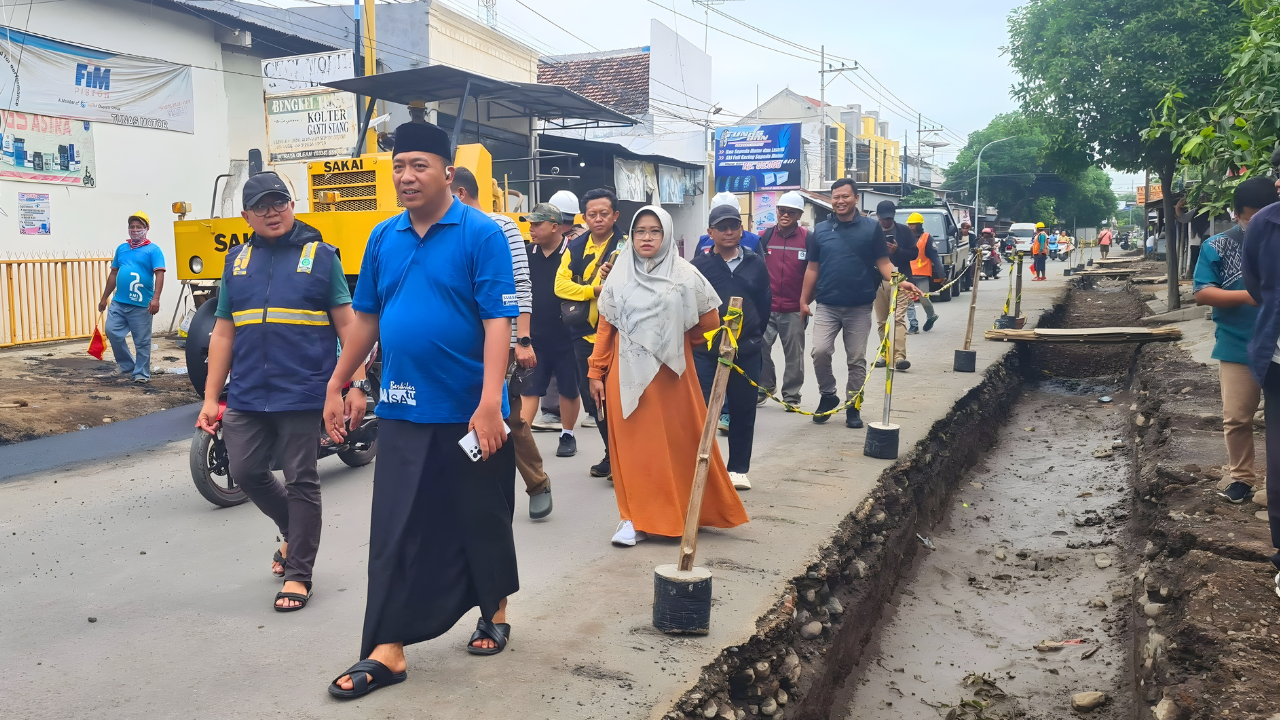 Bupati Rio Tinjau Proyek Pembangunan JLU Situbondo