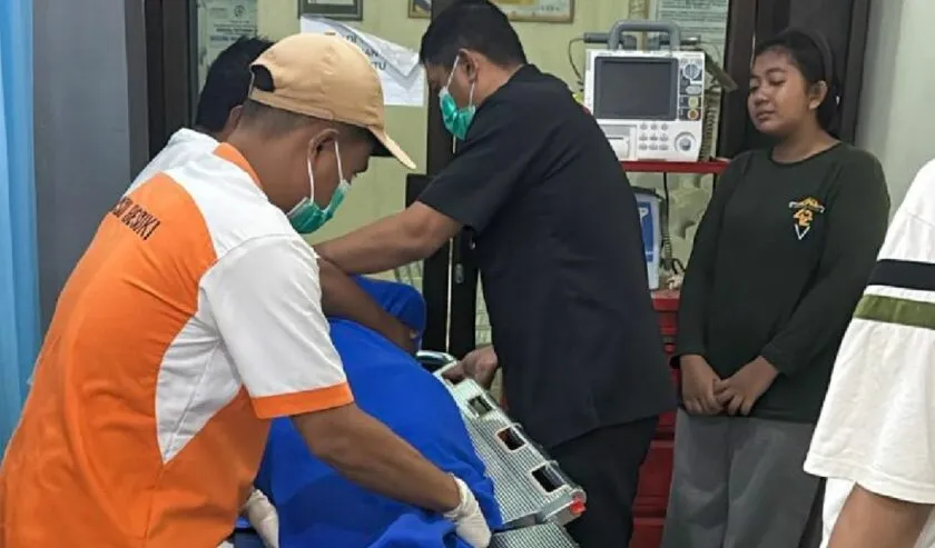 Ayah dan Putrinya Tewas Tersengat Listrik saat Banjir di Situbondo