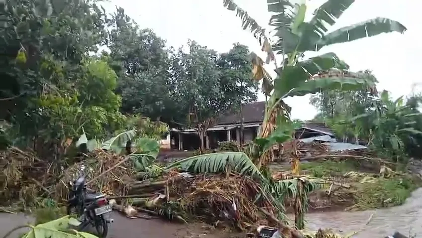 Banjir Bandang Situbondo, Anggota DPRD Jatim Soroti Kondisi Sungai dan Minta Tanggap Darurat