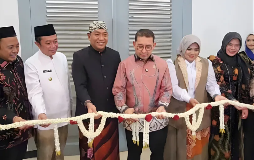 Kunjungi Situbondo, Fadli Zon Resmikan Pendopo Pate Alos