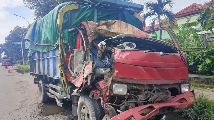 Kecelakaan Beruntun di Pantura Situbondo, Sopir Truk Tewas