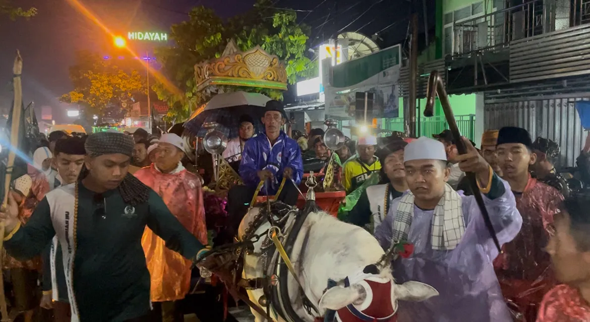 Napak Tilas Isyaroh Pendirian NU Dituntaskan di Tebuireng, Ribuan Jamaah Tak Gentar Diguyur Hujan