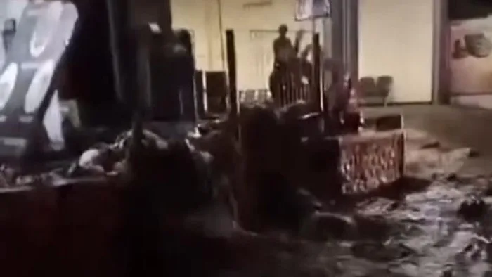 Banjir Luapan Sungai Rendam Warung dan Rumah Warga di Desa Ngroto Pujon