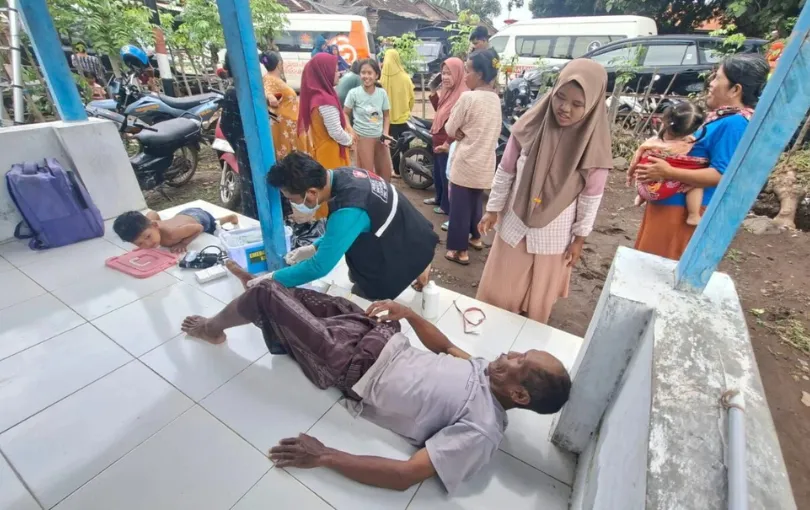 Tiga Hari Pascabanjir Situbondo, Puluhan Warga Terjangkit Kutu Air