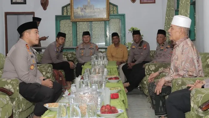 Kapolres Lamongan Perkuat Sinergi dengan Ulama Lewat Silaturahmi ke PP Sunan Drajat