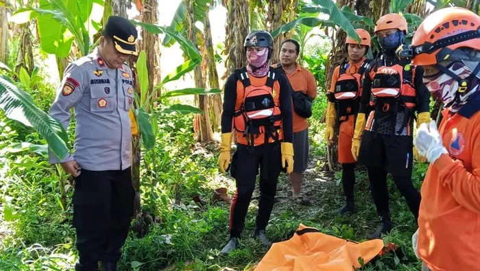 Tragis, Bocah Perempuan di Gresik Terseret Arus Selokan Saat Bermain Hujan