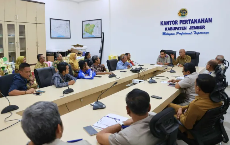Perumahan di Jember Langganan Banjir, Warga Siapkan Langkah Hukum