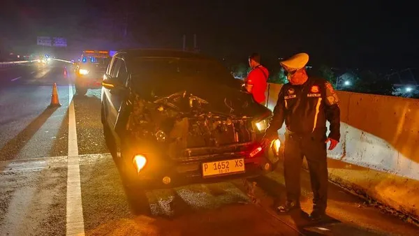 Sopir Mengantuk, Innova Tabrak Kendaraan Depan di Tol Gempol-Pasuruan