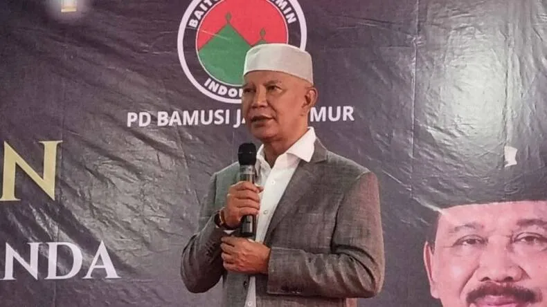 Ketua Banggar DPR RI Bagikan Zakat Mal Kepada Ribuan Warga Sumenep