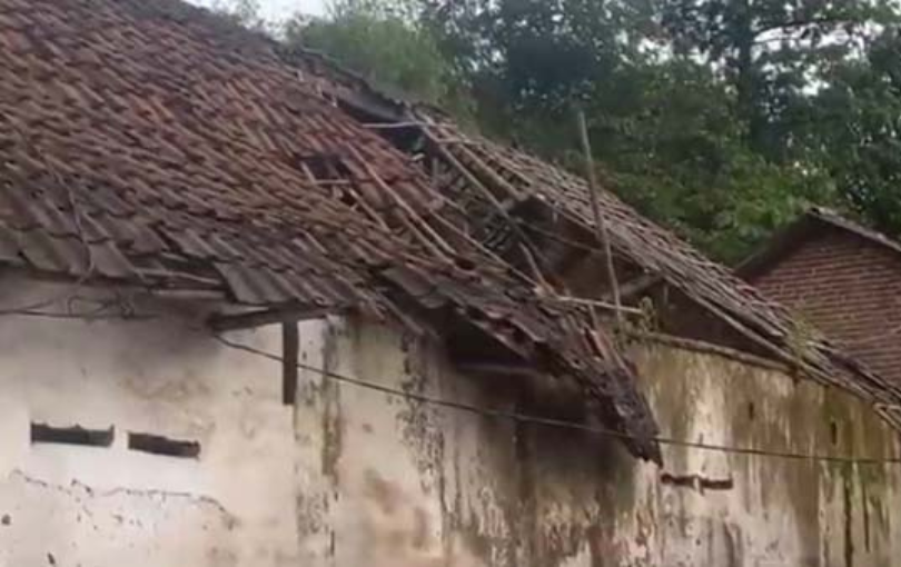 Lagi! Angin Kencang Terjang Situbondo, 8 Rumah Rusak