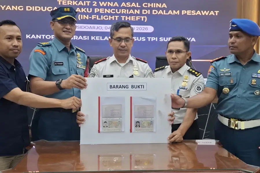 Dua WNA Asal China Ditangkap Usai Curi Uang Penumpang di Pesawat Citilink