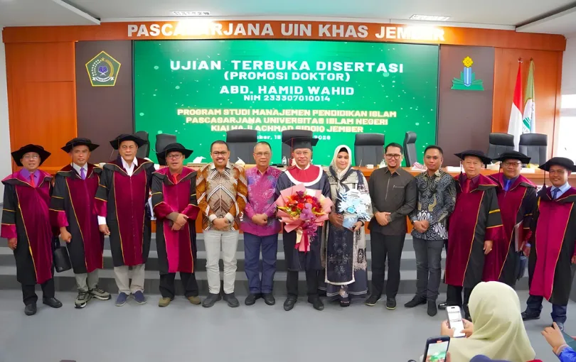 Bupati Bondowoso Raih Gelar Doktor, Gagas Skema Dana Pesantren lewat Disertasi
