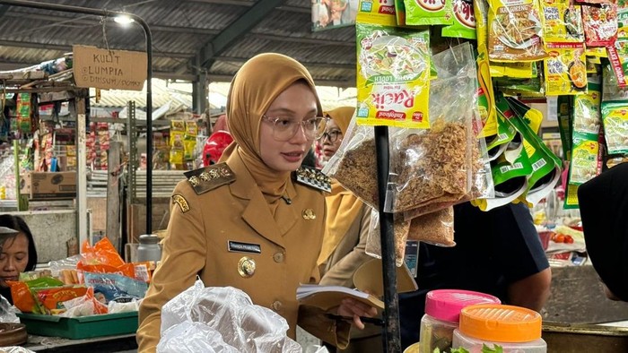 Jelang Imlek dan Ramadan, Wali Kota Kediri Sidak Harga Bahan Pokok di Pasar Pahing
