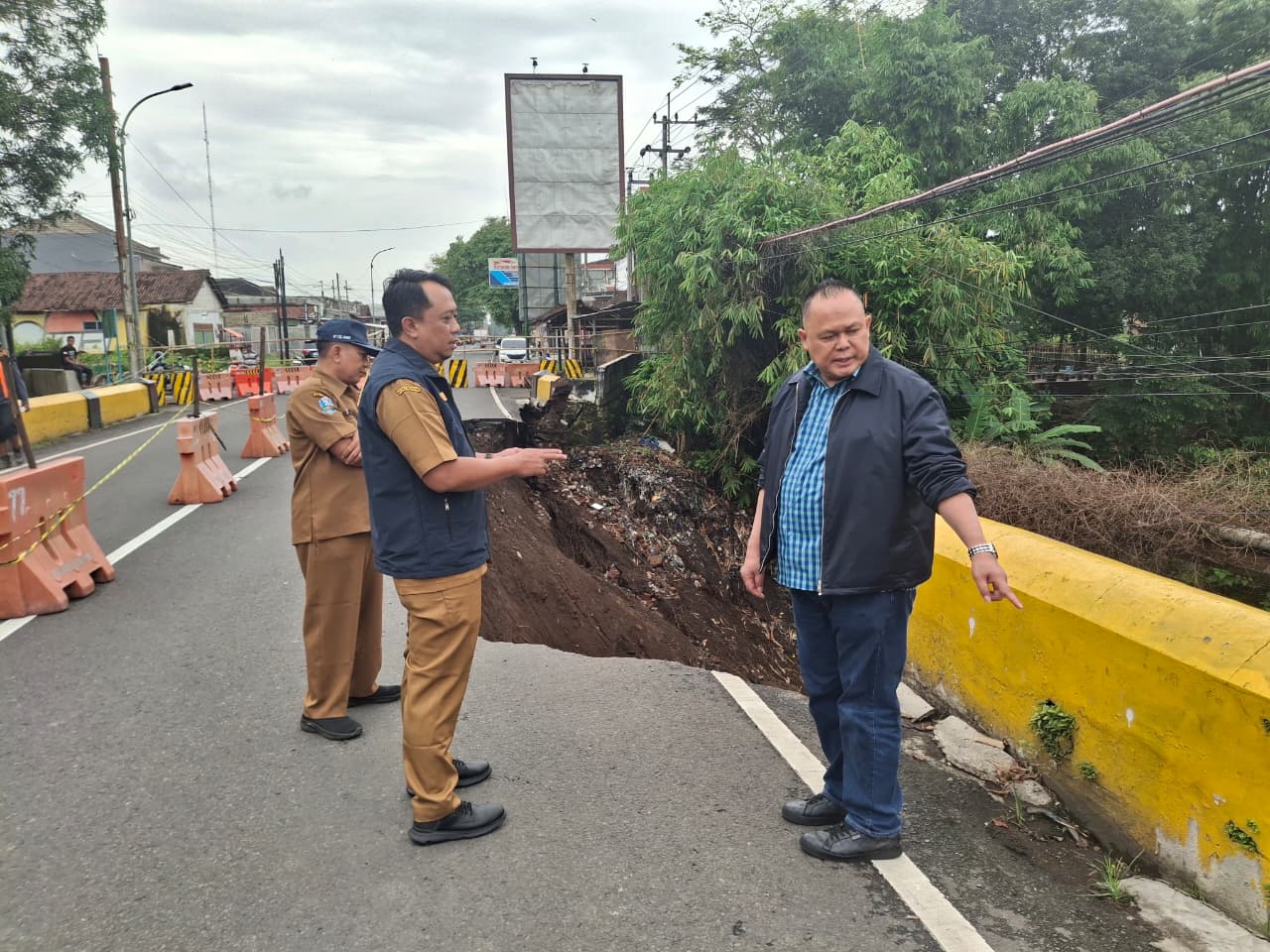 DPRD Jatim Desak Percepatan Perbaikan Amblesnya Jembatan Setong
