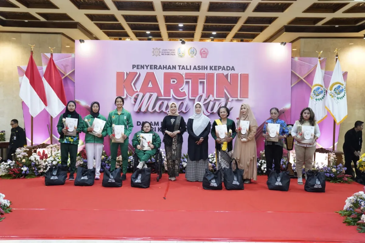 Momentum Hari Kartini, 62 Perempuan Inspiratif Terima Tali Asih di DPRD Jatim