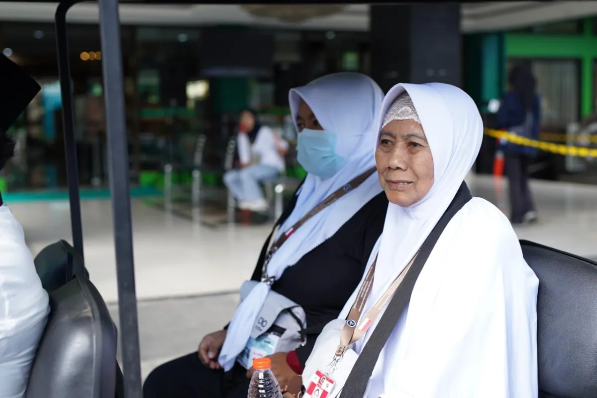 Kisah Nenek Penjual Cilok Asal Pasuruan Berangkat Haji di Usia 85 Tahun