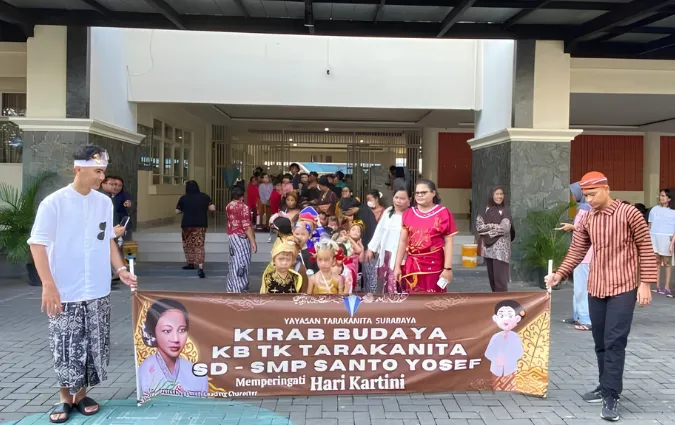 Hari Kartini di SD Santo Yosef Surabaya, Tanamkan Karakter dan Cinta Budaya