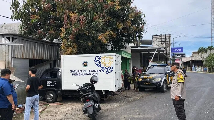 Diduga Gangguan Roda, Mobil MBG Seruduk Tiga Rumah Warga di Malang