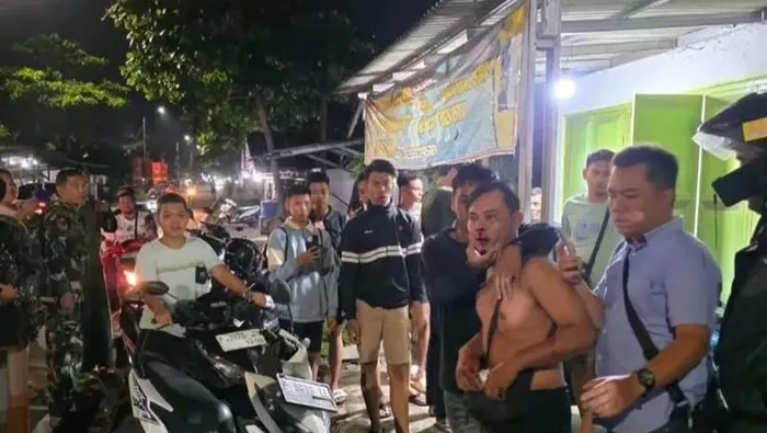 Cekcok Usai Nobar Bola di Tanggul Jember, Polisi Amankan Sejumlah Pemuda