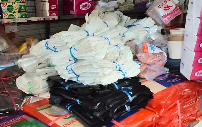 Konflik Timur Tengah Picu Kenaikan Harga Plastik di Malang, UMKM Tertekan