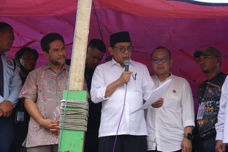 Musyafak Soal Ojol Tak Sekadar Tarif, Jeritan Kepastian Hidup Bawa Driver Online Kepung DPRD Jatim