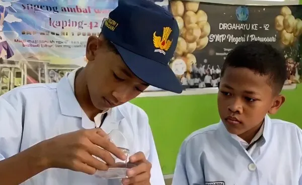 Keren! Siswa SMP di Bojonegoro Temukan Potensi Antikanker dari Bonggol Pisang