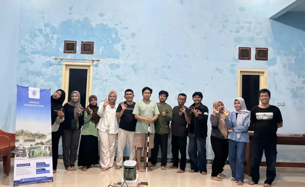Belajar Aksara Kawi, Komunitas Bojonegoro History Ciptakan Ruang Edukasi Sejarah yang Setara