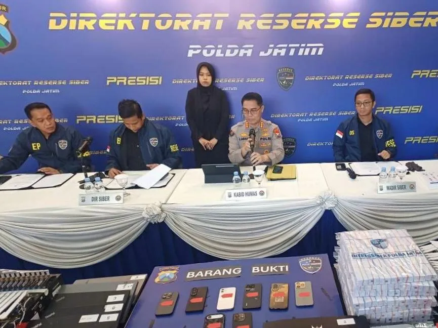 Polda Jatim Ungkap Penyalahgunaan Data Pribadi untuk Registrasi SIM Card Ilegal