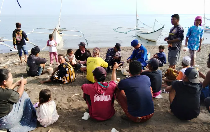 Perahu Mati Mesin, Nelayan Situbondo Sempat Terapung di Laut Sapudi