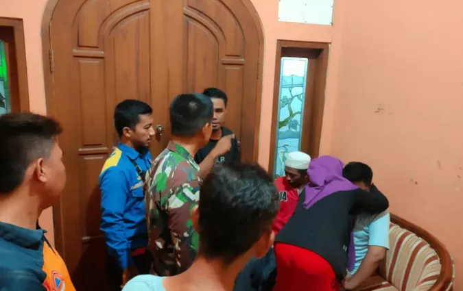 Pria di Situbondo Loncat dari Motor dan Terjun Ke Pinggiran Sungai