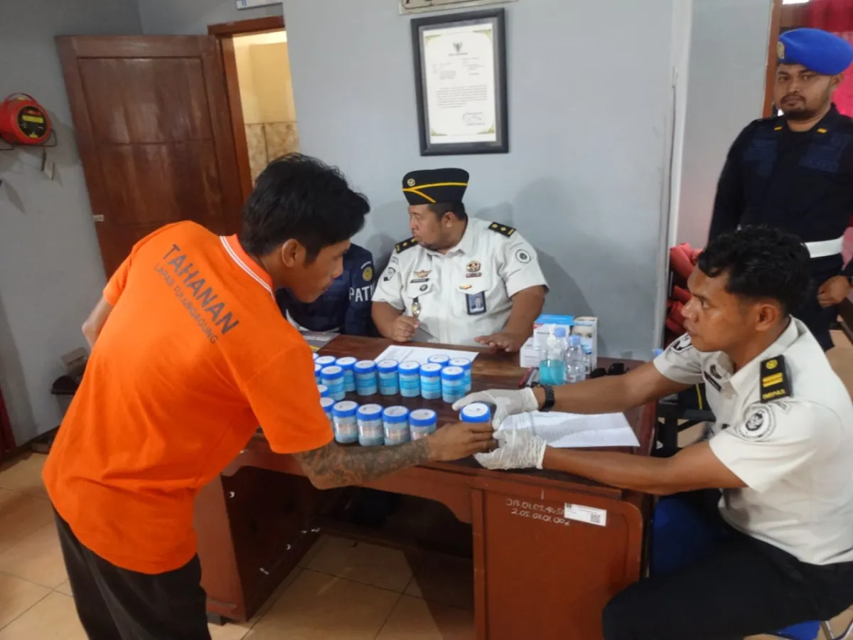 Razia Gabungan di Lapas Tulungagung, Petugas Temukan Palu hingga Kartu Remi dalam Kamar Warga Binaan