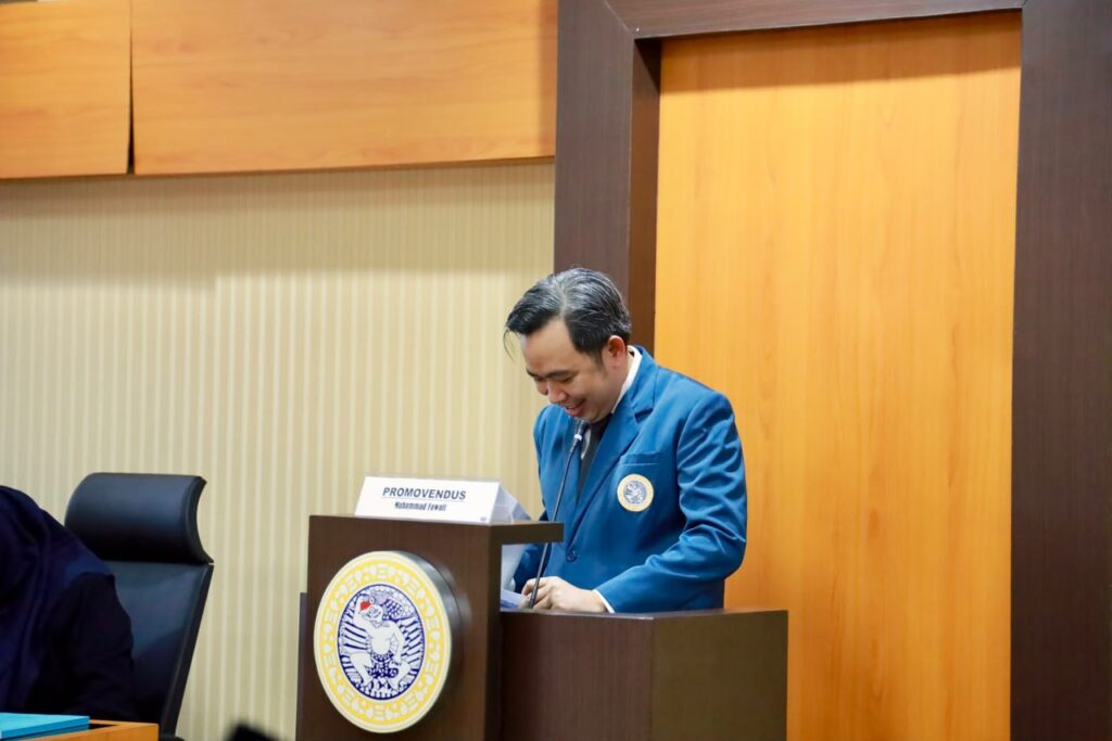 Bupati Jember, Muhammad Fawait dalam sidang Disertasi Kampus Unair
