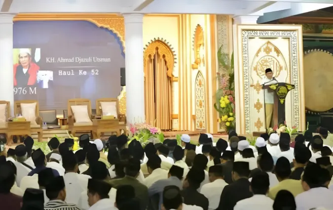 Hadiri Haul Al Falah Kediri, Gus Muhaimin Dorong Santri Ambil Peran Strategis