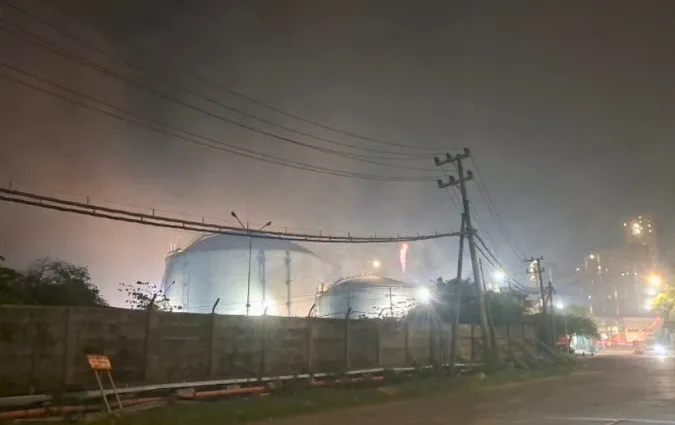 Warga Gresik Resah, Suara Gemuruh dan Bau Menyengat Diduga dari Petrokimia