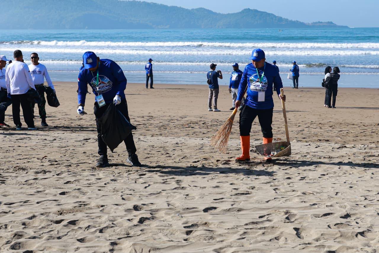 Gerakan Nasional Langit Biru Resmi Diluncurkan dari Pacitan, AHY Ajak Masyarakat Jaga Pantai dan Lingkungan