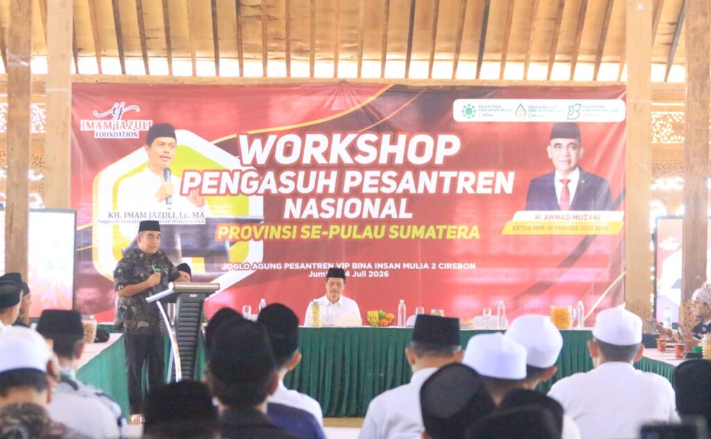 Muzani saat membuka Workshop Pengasuh Pesantren Se-Indonesia