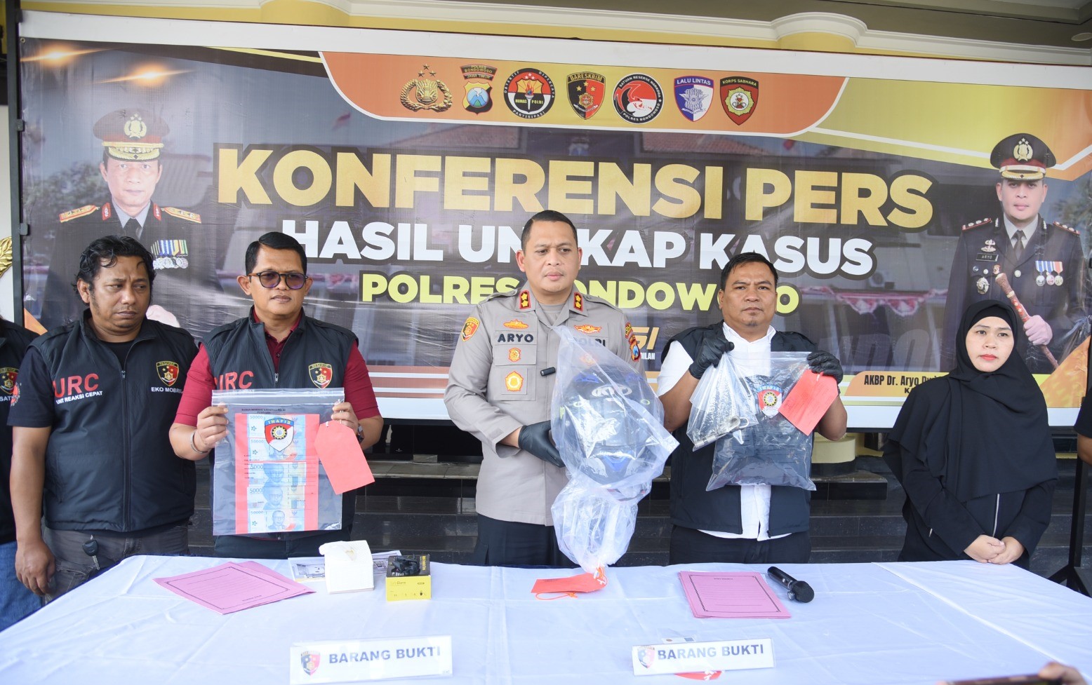 Satreskrim Polres Bondowoso Bekuk Pelaku Pembobolan ATM dan Pencurian di Tiga Lokasi