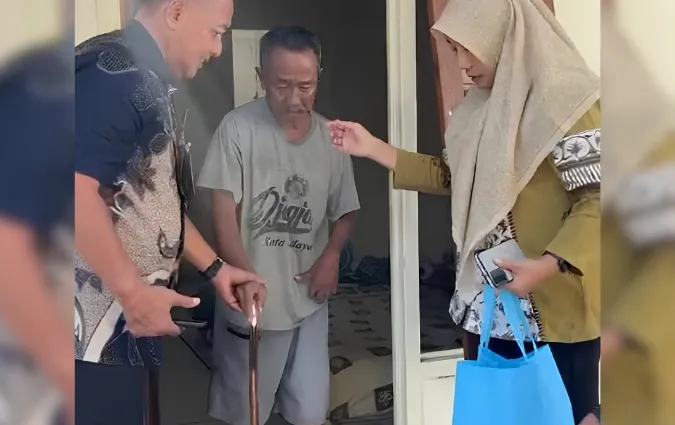 Miris! Lansia di Sidoarjo Ditelantarkan Keluarga, Bertahan Hidup dari Bantuan Warga