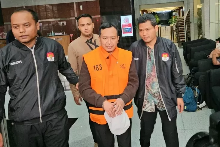 KPK Tahan Anggota DPRD Jatim Mahrus Ali Terkait Dugaan Suap Dana Hibah Pokmas Rp83,4 Miliar