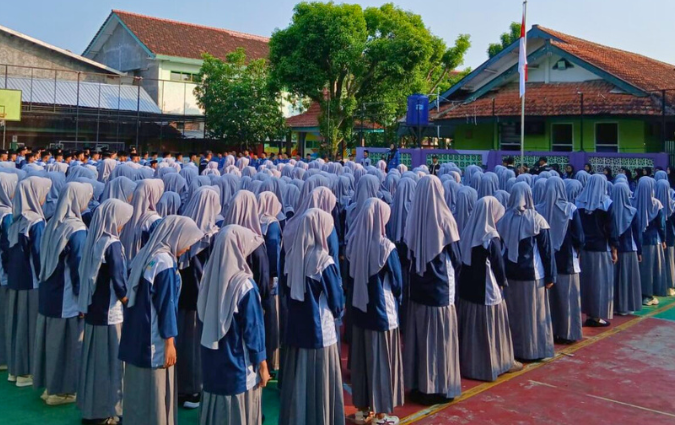 Salah satu aktivitas siswa-siswi MAN Lumajang.