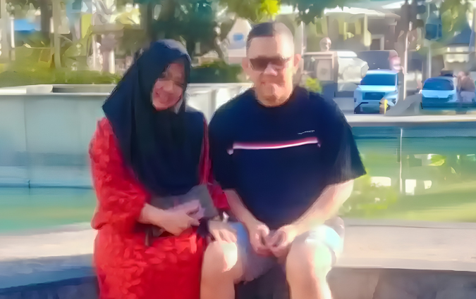 Foto Korban (baju merah) dan Erlan terduga pembunuhan ASN Bangkalan.